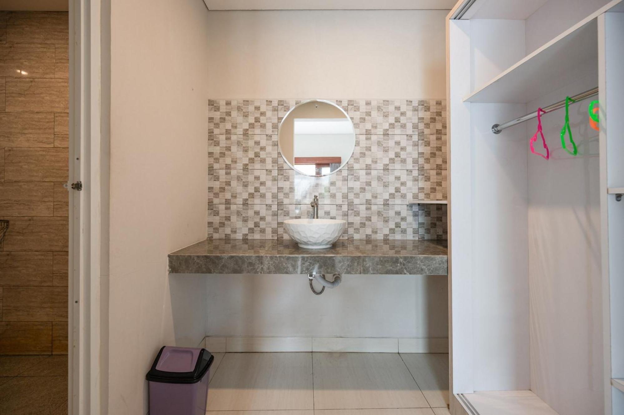 Reddoorz Plus At Yasa'S Living Denpasar Санур Экстерьер фото