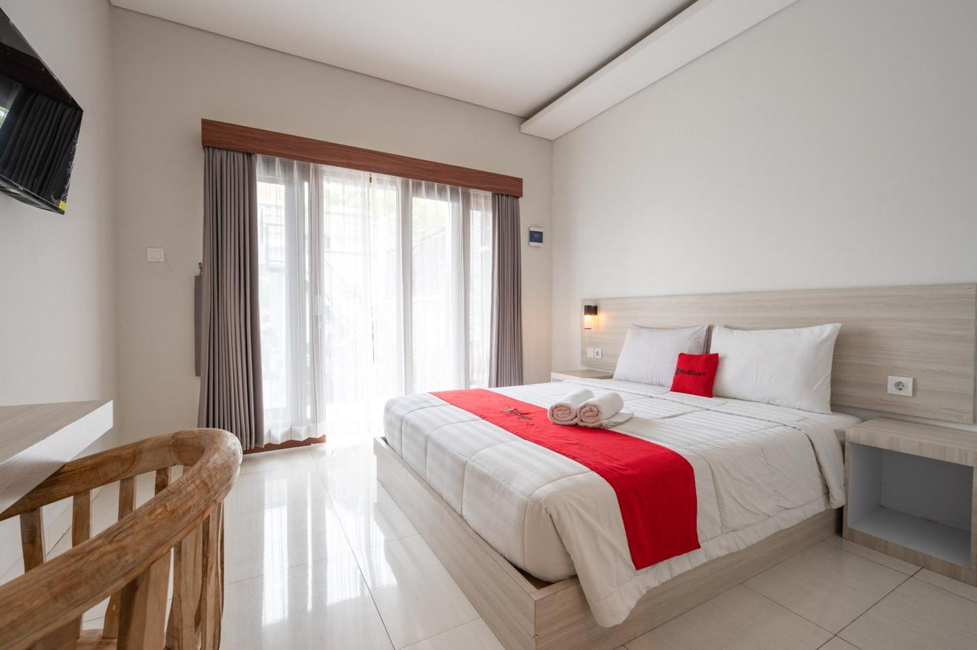 Reddoorz Plus At Yasa'S Living Denpasar Санур Экстерьер фото