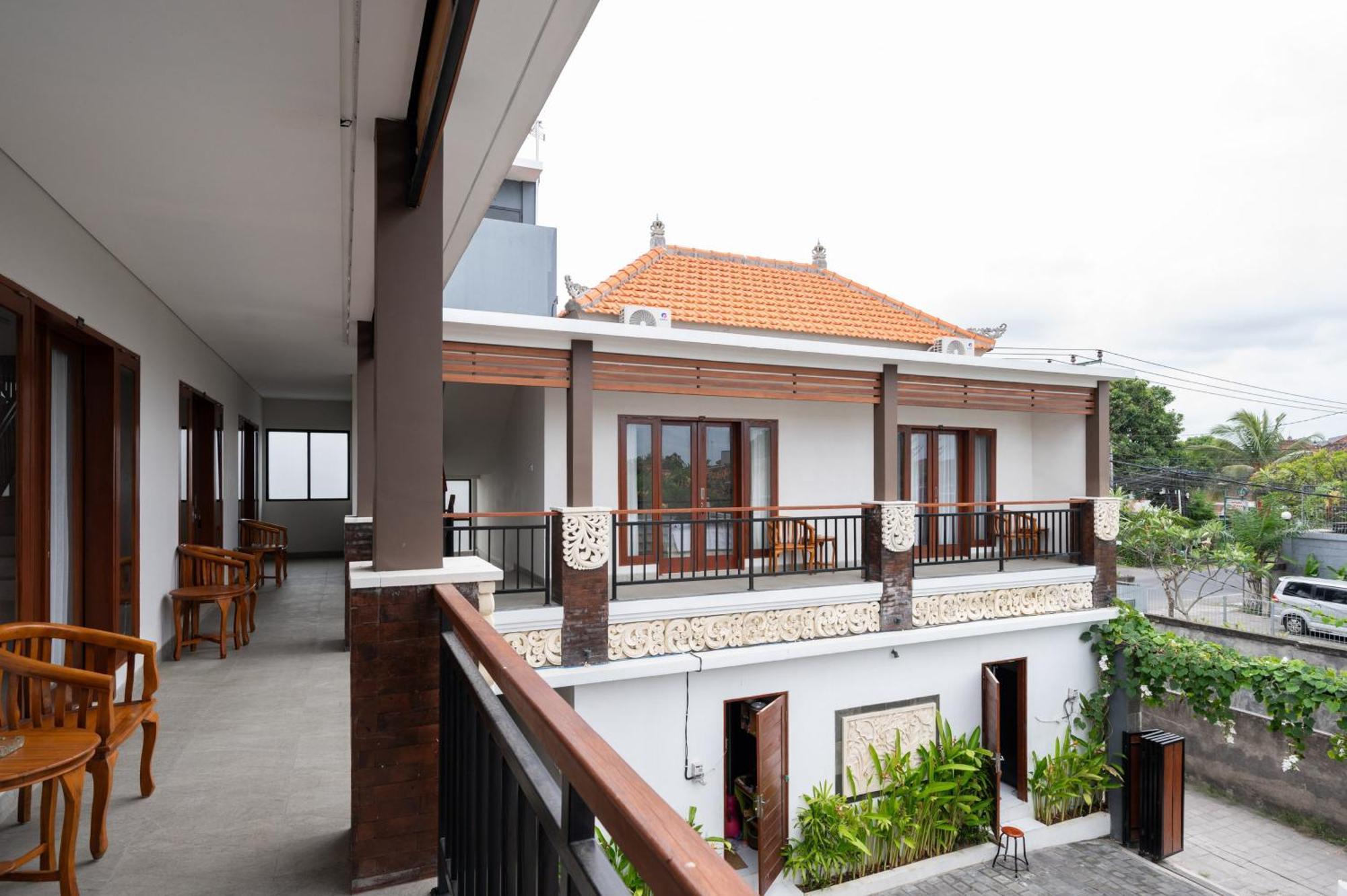 Reddoorz Plus At Yasa'S Living Denpasar Санур Экстерьер фото