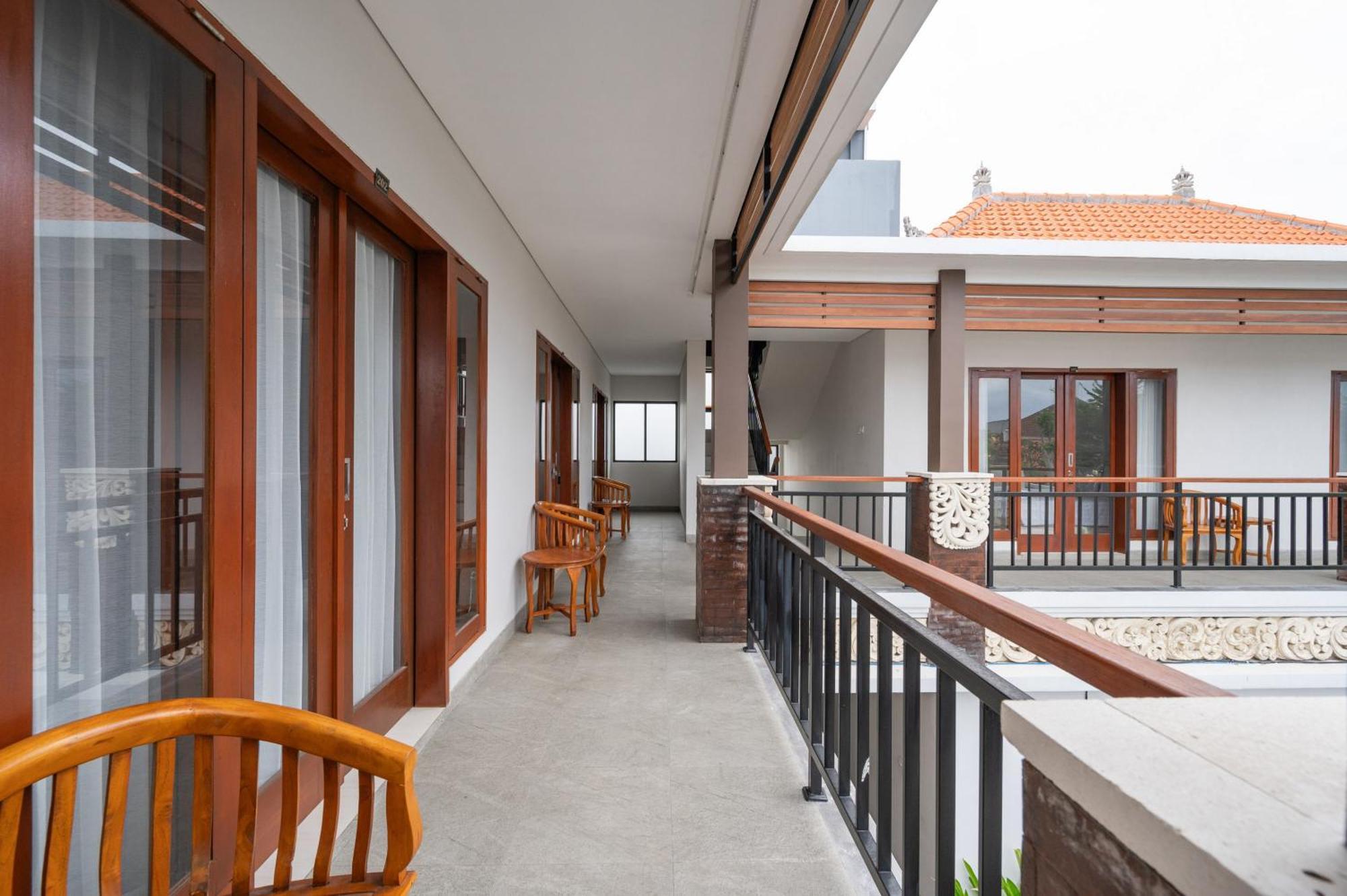 Reddoorz Plus At Yasa'S Living Denpasar Санур Экстерьер фото